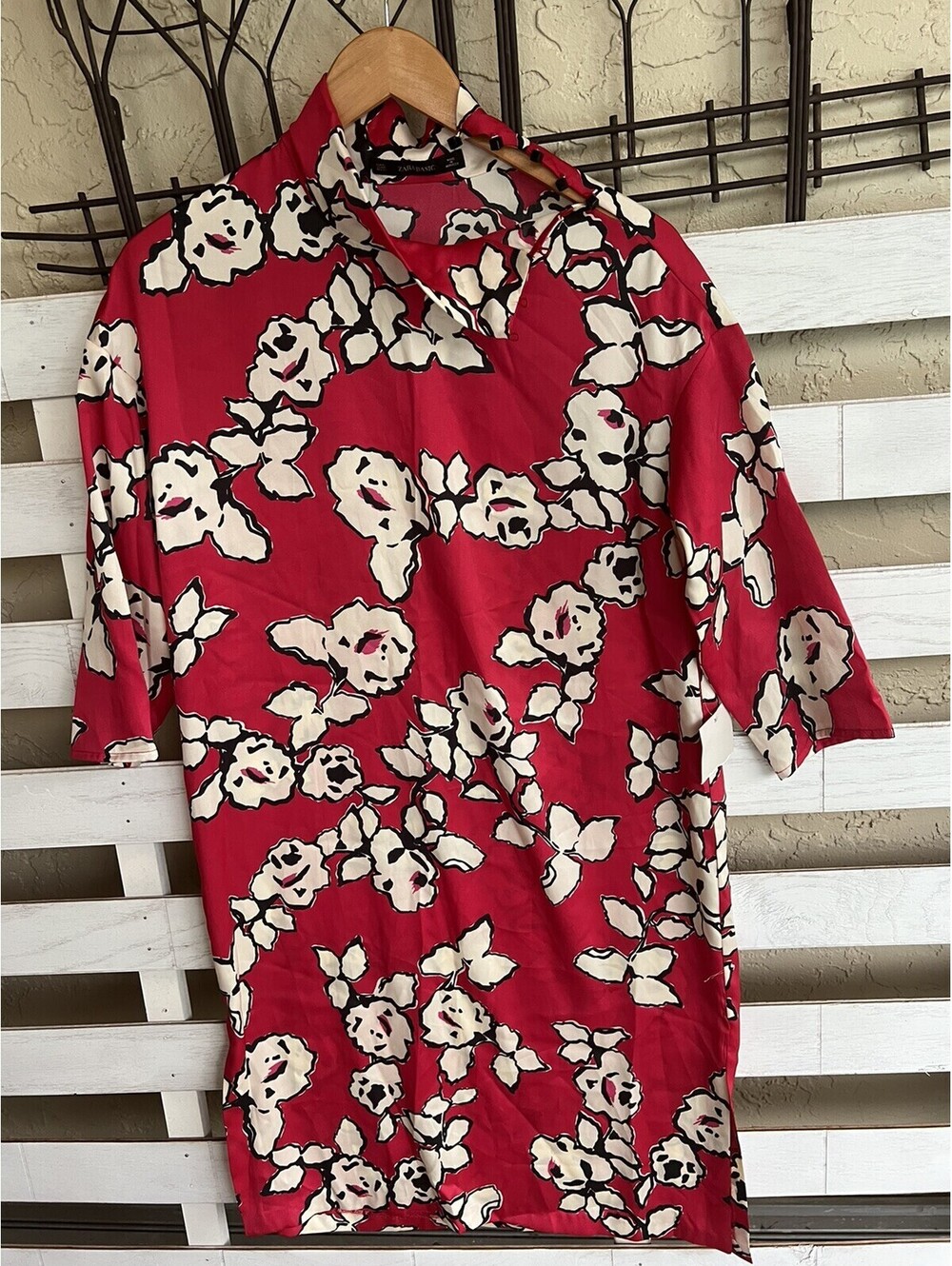 New Zara Floral Red White Asian Style Dress 3/4 Sleeve Knee Length Size XS.
